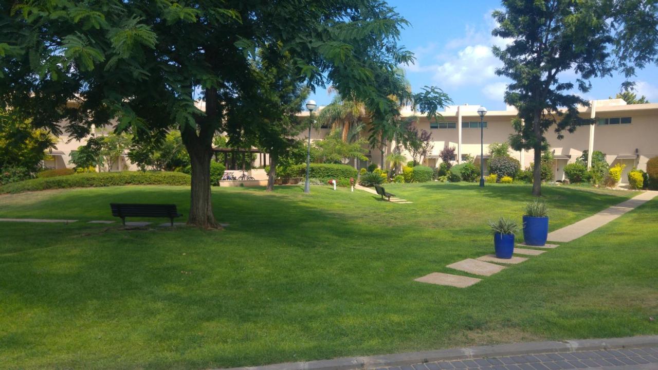 Liz Suite Caesarea Exterior photo